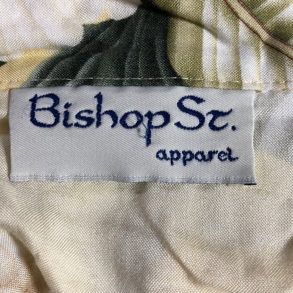 Bishop Street apparel Hawaiian button down - Picture 3 of 3